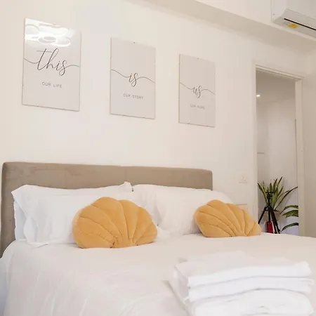 Cocoon House * Rom