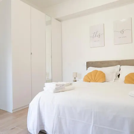 Cocoon House * Roma